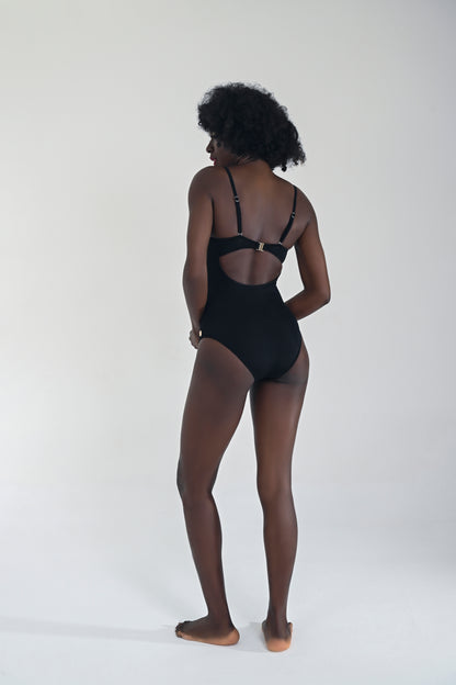 Grace One Piece Black/White